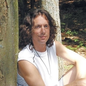 Mark Pinkus - Slowly The Day Goes By (Группа "Грустная музыка" http://vkontakte.ru/club13107790)