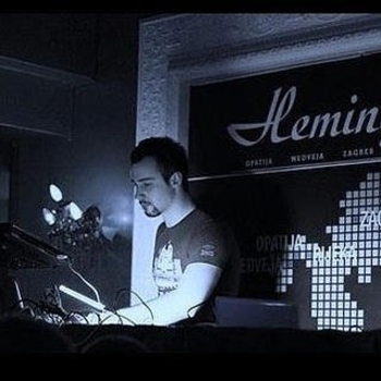 Moonsouls - Broken (Original Mix)