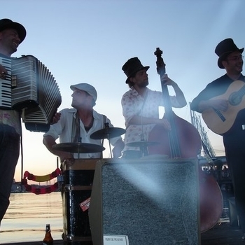 Артист Musik for the kitchen