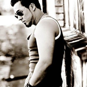 Артист Mike Leon Grosch