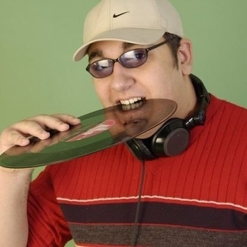 Артист Mike Newman