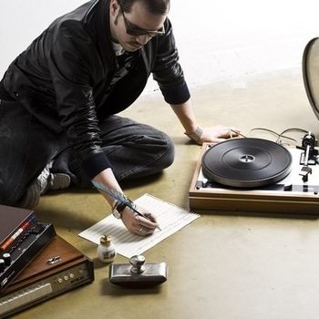 Mop Mop - The Lowered Flag