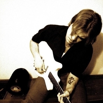 Артист Matt Hill