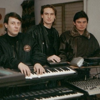 Megabeat & Nerak feat Demirra - Turn The Volume Up