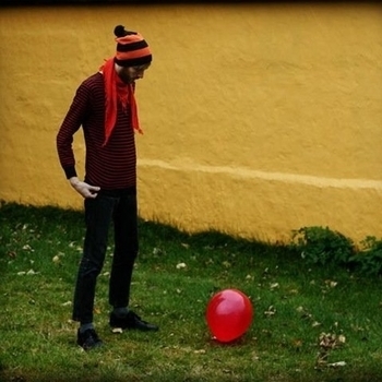 Mikael Lind - An army of dancing puppets