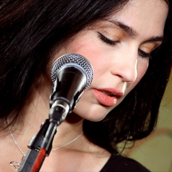 Marina De La Riva - Tin tin deo