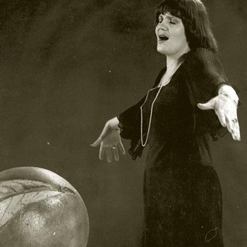 Nora Bumbiere - Vēju Stundā