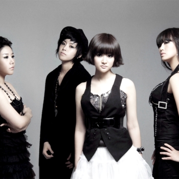 Nia - подруга