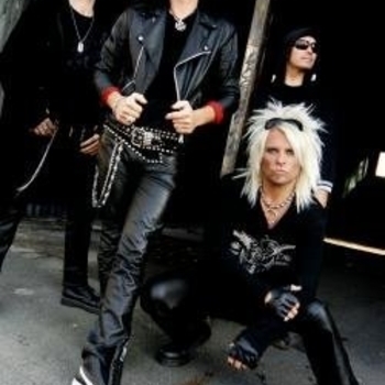 Nasty Idols - The Way Ya' Walk