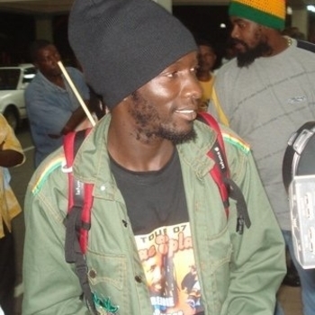 Natural Black - africa me a reach