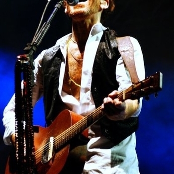 Артист Nando Reis