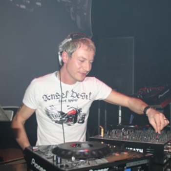 Outwork feat Mr Gee - Elektro