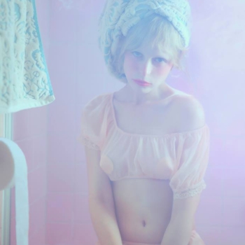 petite meller - Power