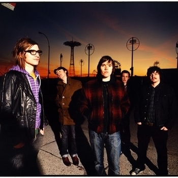 People In Planes - Last Man Standing