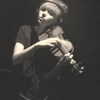 Poppy Ackroyd - Stillness