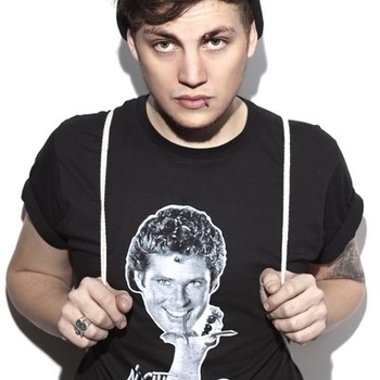 Psaiko.Dino - Hop Hop Hurra