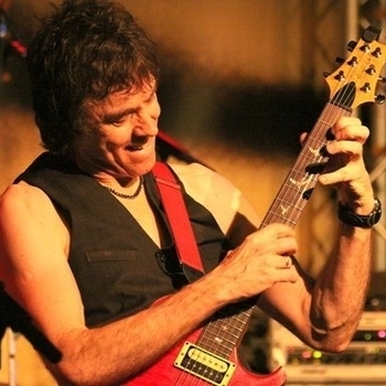 Pat McManus - Walking In the Shadow of Giants (Walking Through Shadows - 2011)