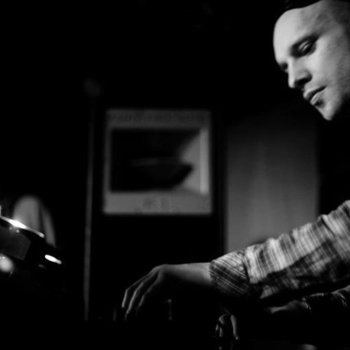 Phil Tangent - Giving Up The Ghost (Original Mix)