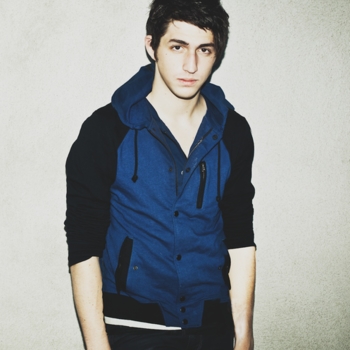 Porter Robinson & Lazy Rich feat. Sue Cho - Hello (Radio Edit)