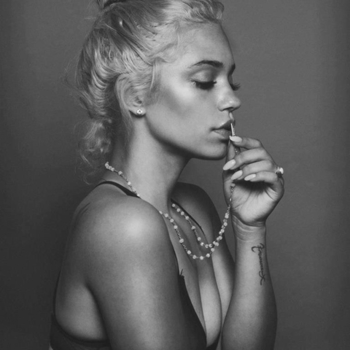 Paloma Ford Feat. Snoop Dogg & Iamsu - Summer In California