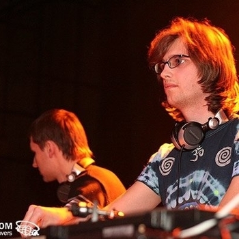 Zemliane - Trava U Doma (Pan Psychic Remix)