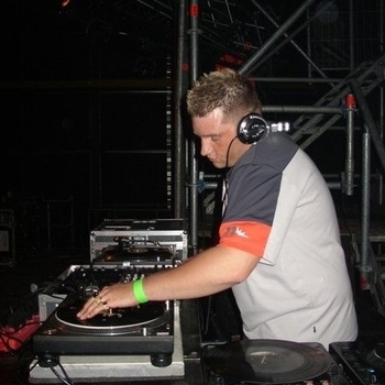 Partyraiser & SRB & the Vizitor Ft. MC Syco - Dutchcore Alstublieft!