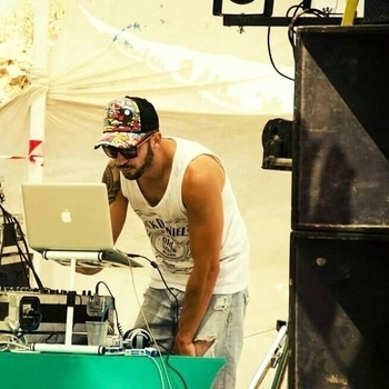 Quantanoize - 3000 Miles