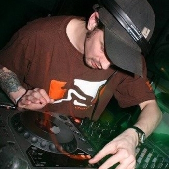 MC Lone, GUSTXV - ELA PIKA