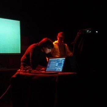 R4,Kamila - Парень