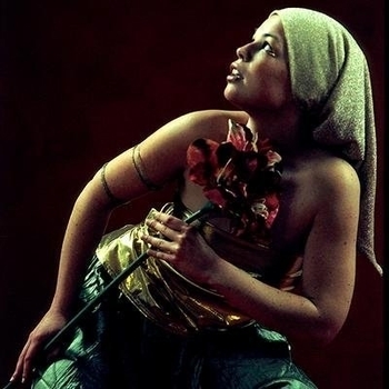 Ero808, NXSTY, Rya - Shake a lil somethin