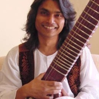 Артист Russill Paul