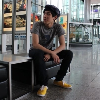 Robotaki - Right Time (feat. Ari)