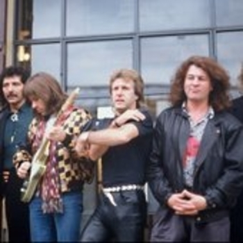 Rock Aid Armenia - Smoke On The Water '90