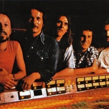 Racing Cars - B1 Pass The Bottle