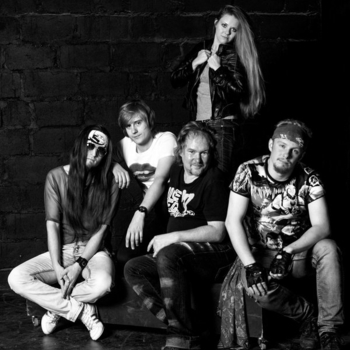 Red Nails - Spend In love