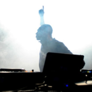 Roska Ft. Anesha - I Need Love