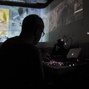 Robert Henke - Intersection / Ngã Tư