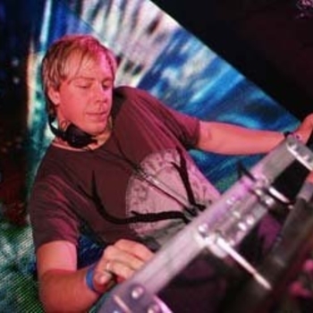 United in Dance - Here Come The Drums