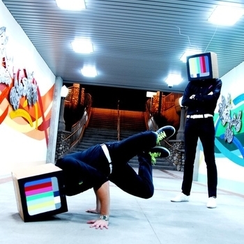 Virtual Boy - Mass (Песня из фильма "Молокососы / Skins") (Сезон 5) (Серия 7)