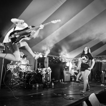 Veils - Standing Alone (Isolation)