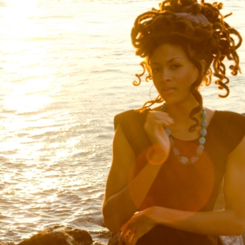 Valerie June feat Carla Thomas - Call Me A Fool
