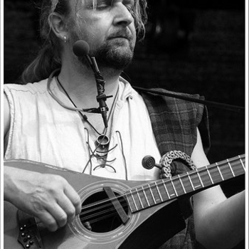 Will I Am ft Britney Spears - Scream and Shout