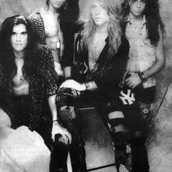 freescore.ru - War & Peace - Why Can't We Be Friends (Саундтрек из фильма "Мексиканец / The Mexican")