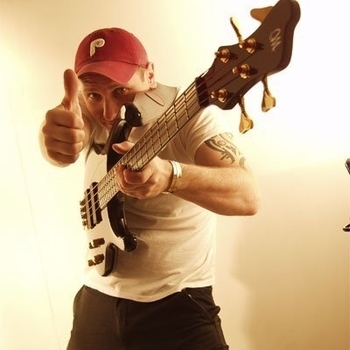 Wojtek Pilichowski - Solo For Bass Gitar And Dzyńdzyńryndzyń