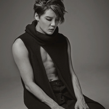 XIA - 이슬을 머금은 나무