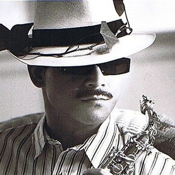 Yoshi Malta - Autumn leaves