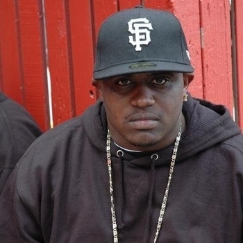 J-Diggs And Rich The Factor - Totin That Wetter ft. Young Boo