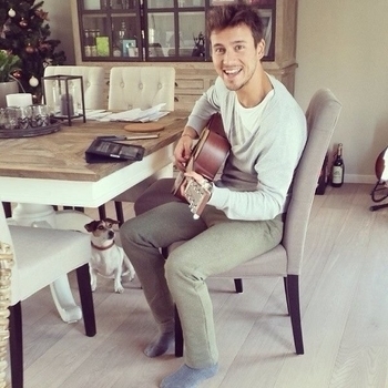 Артист Yannick Bovy