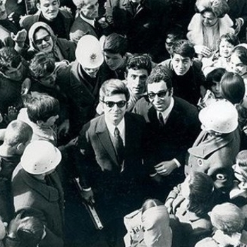 Zeki Müren - Kapilir Her Goren Ol Suh-I Cihan-Asubu (Suznak Agir Aksak Semai)