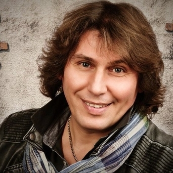 Владимир Цветаев - А снег ещё не выплакал всю зиму